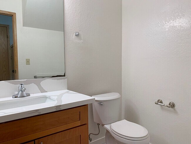 Foto del edificio - Recently Refreshed Pearl City Townhouse wi...