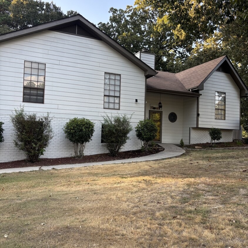 Primary Photo - 1220 Tahiti Cir