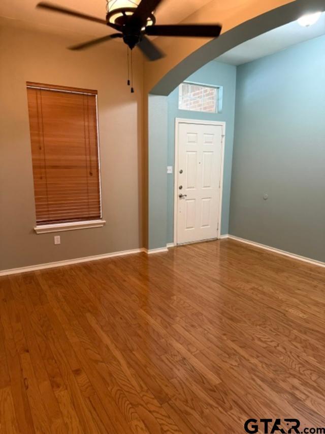 Foto del edificio - 625 Winding Brook Ln