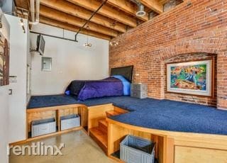 Building Photo - 1221 W Railroad Alley