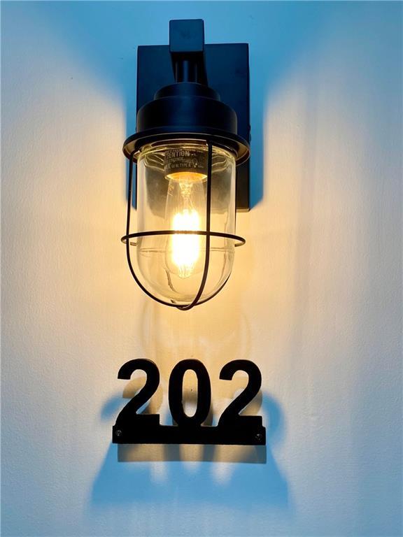 Building Photo - 111 S Main St