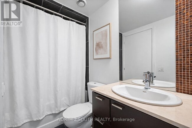 Photo du bâtiment - 375 King St W