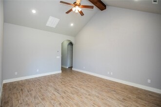 Building Photo - 214 Alder St