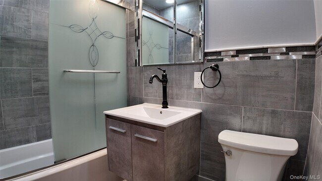 Foto del edificio - 420 Screvin Ave