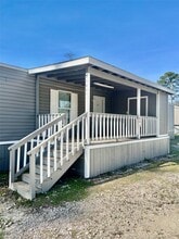 Building Photo - 21411 Russell Dr