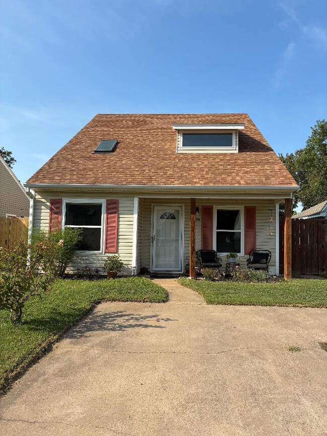Building Photo - 2108 Blueberry Ln