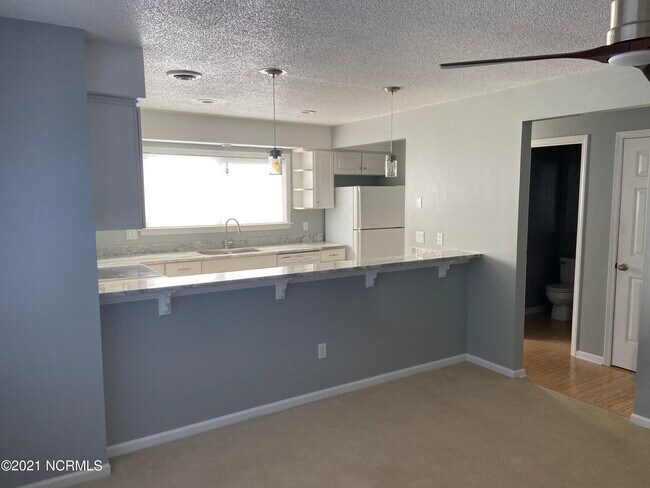 Building Photo - 612 Linksider Dr