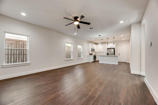 Foto del edificio - 4024 Colonial Ave