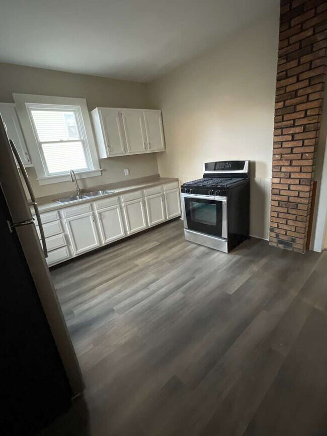 Foto del edificio - 217 N West Ave