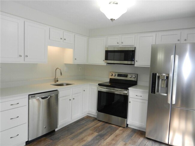 Foto del edificio - 236 Quail Run Rd