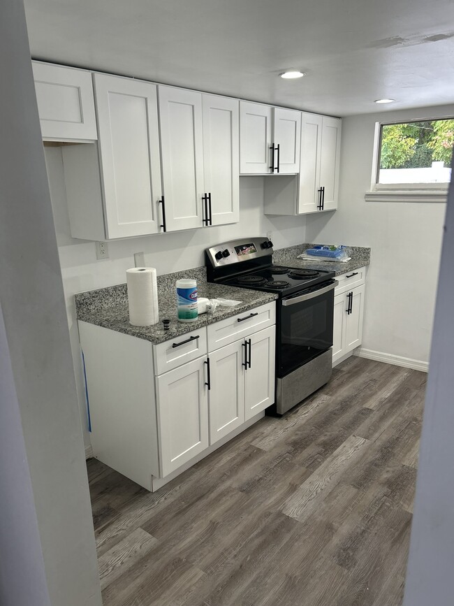 Building Photo - 3980 Crayrich Cir