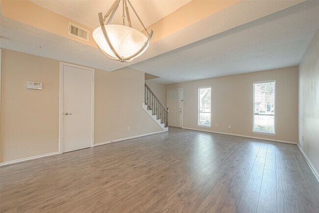Foto del edificio - 10217 Longmont Dr