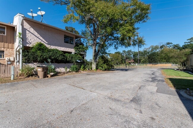 Building Photo - 2137 Casa Rio Cir