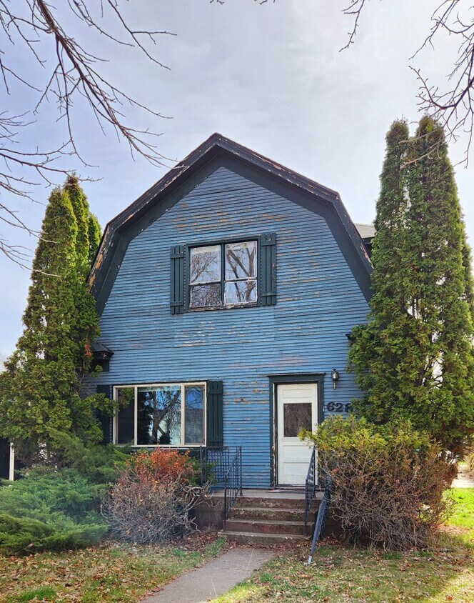Primary Photo - Spacious Home in the Slant Street Neighbor...