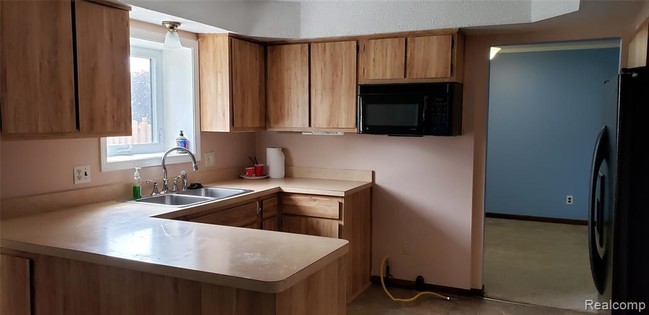 Building Photo - 14708 Ivanhoe Dr