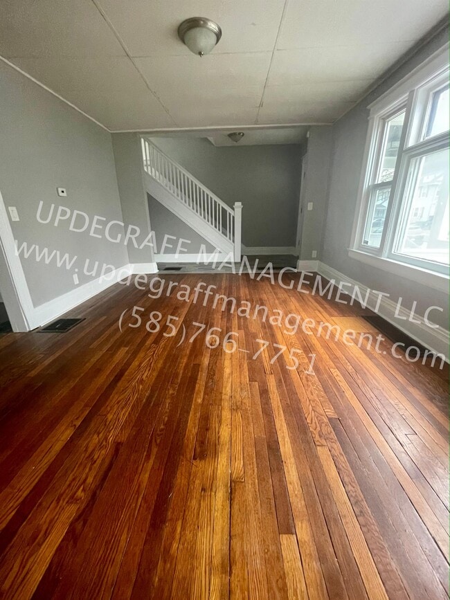 Building Photo - 22 Stratford Park