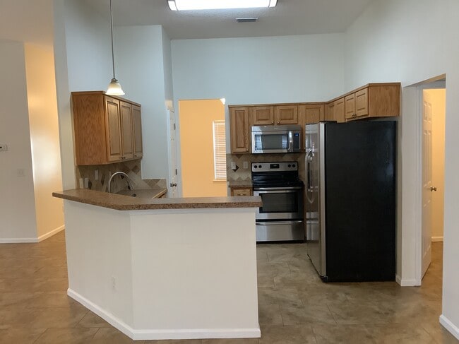 Building Photo - 3365 Shelley Dr