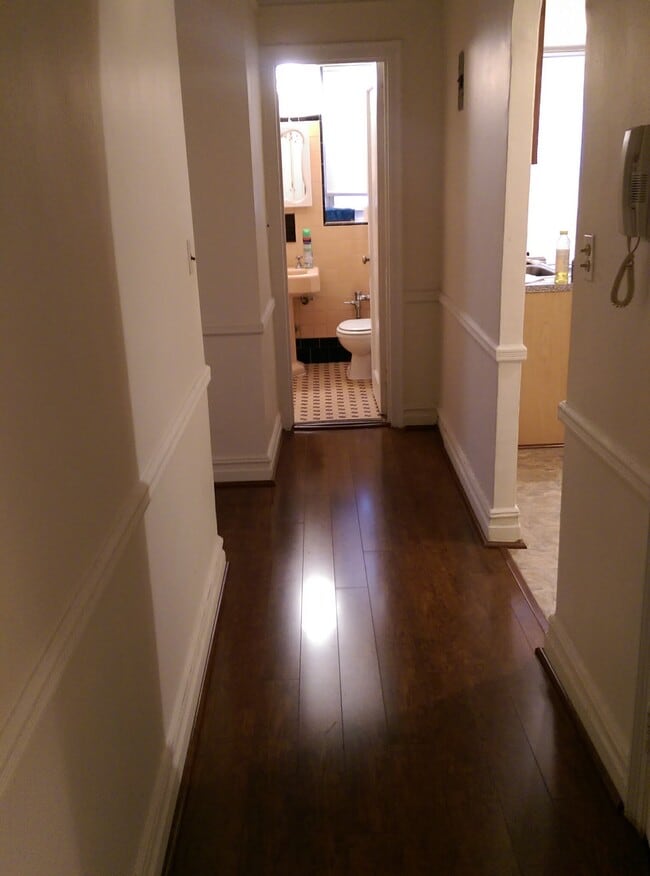 Foto del edificio - 868 E 7th St