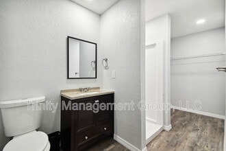 Building Photo - 1051 Dogwood Dr