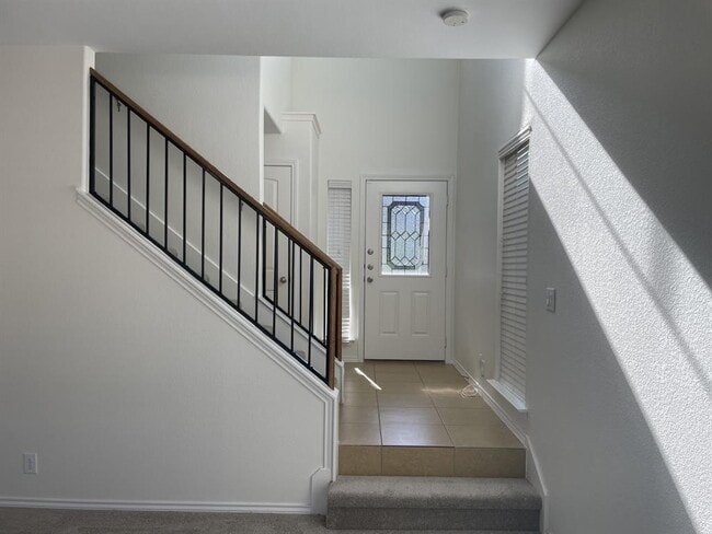 Building Photo - 8725 White Ibis Dr