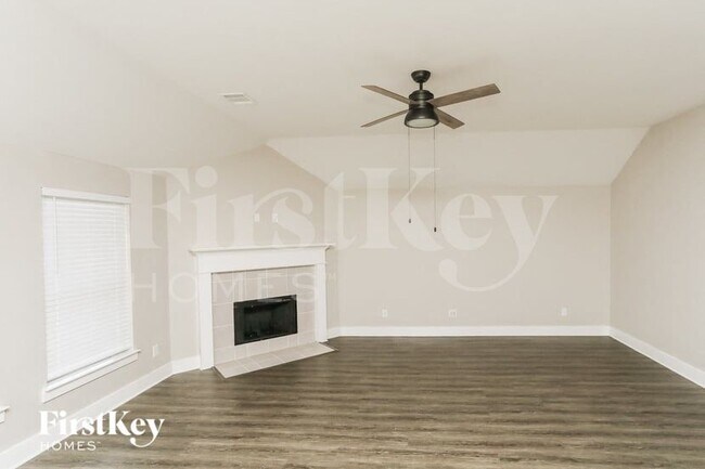 Building Photo - 537 Windrow Ln
