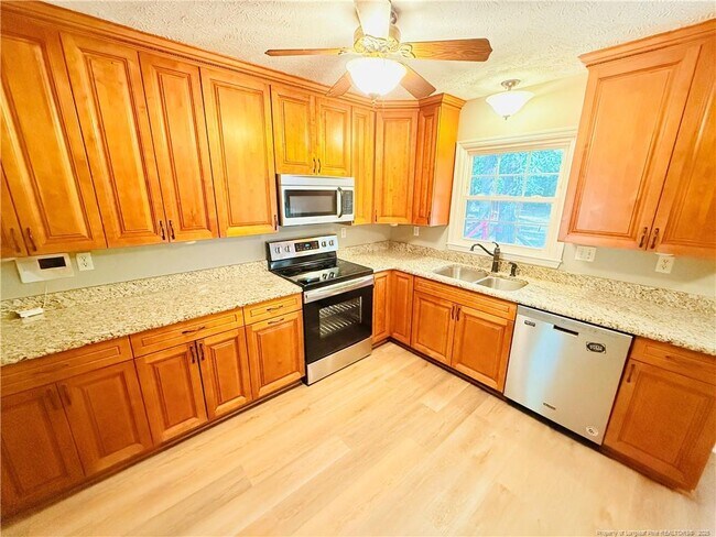 Building Photo - 213 Lofton Dr