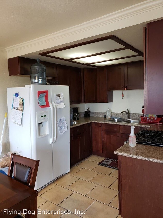 Building Photo - 5311-5315 Santa Margarita St