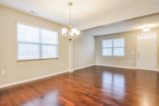 Foto del edificio - 600 Lavenham Ln