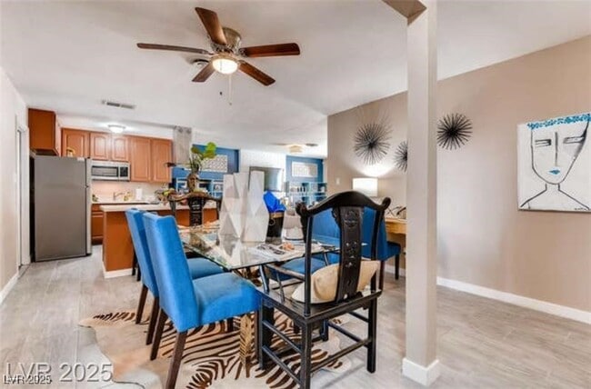 Building Photo - 4255 Hazelcrest Dr