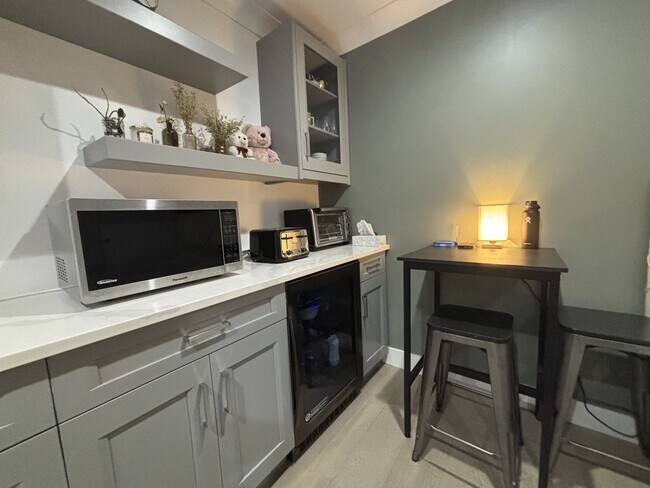 Photo du bâtiment - 4547 Brentlawn Dr