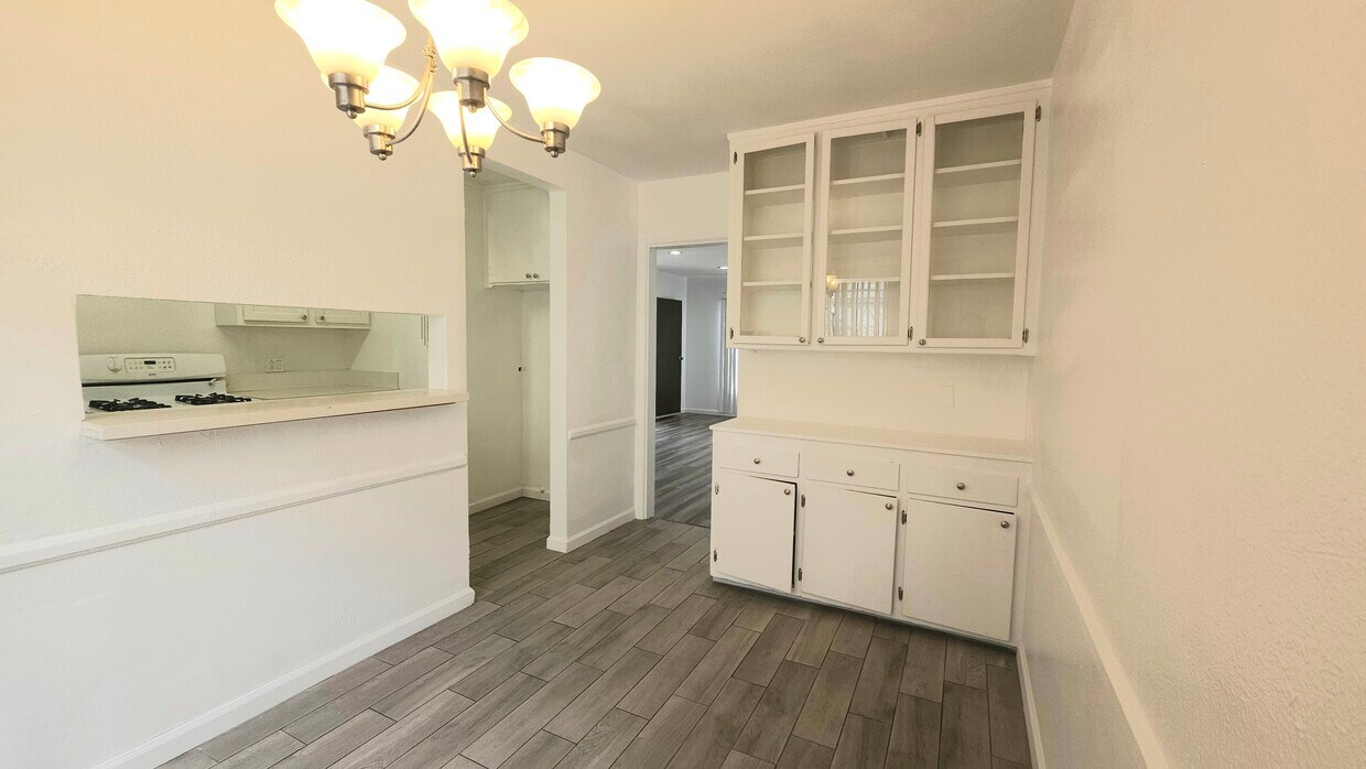 Foto principal - 10223 Woodworth Ave
