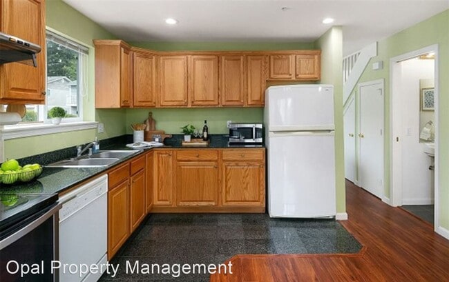 Building Photo - 3 br, 2.5 bath House - 3322 148th St SW Un...