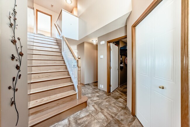 Photo du bâtiment - 170 Shawbrooke Green SW