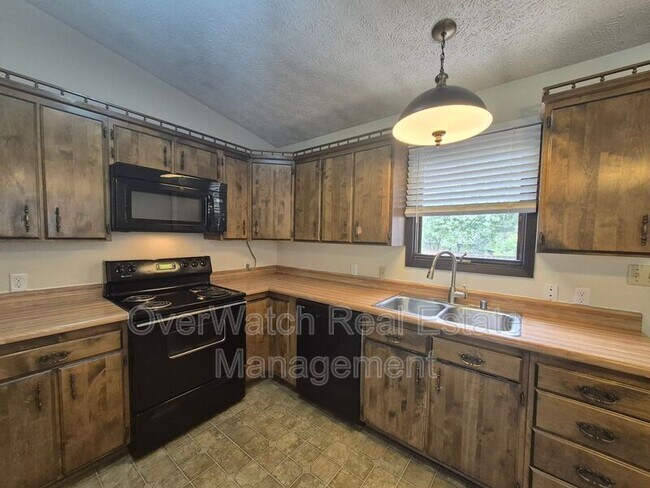 Foto del edificio - 12250 Mary Ave