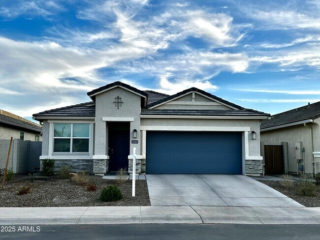 Foto del edificio - 3241 W Shanley Ave