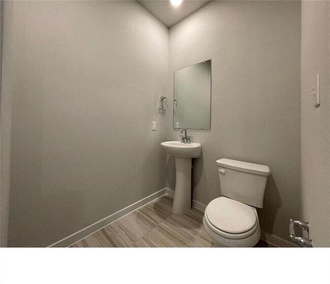 Foto del edificio - 605 West South Street Apt #32, Leander, TX...