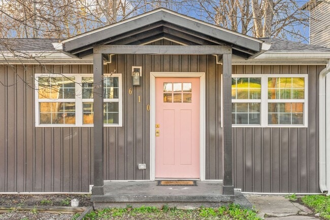 Foto del edificio - 610 Ford St