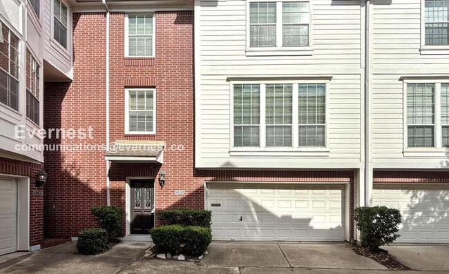 Building Photo - 2244 La Branch St