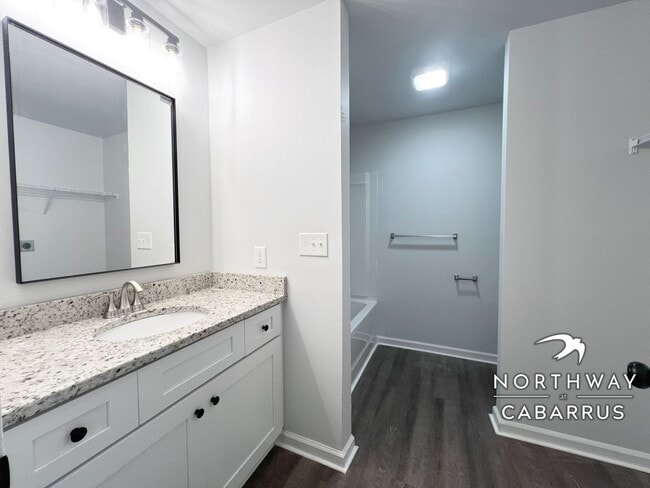 Foto del edificio - Experience Modern Living at Northway at Cabarrus 2bd/1ba!