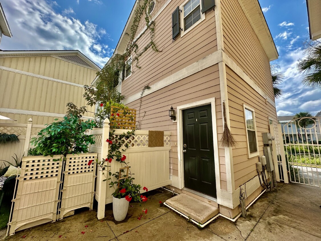 Primary Photo - Studio Apartment in Downtown Bluffton Vill...