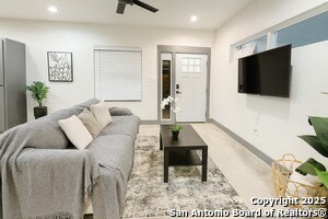 Building Photo - 122 Applin Ave