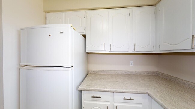 Building Photo - THREE BEDROOM TOWNHOME IN BEAUTIFUL BYRON