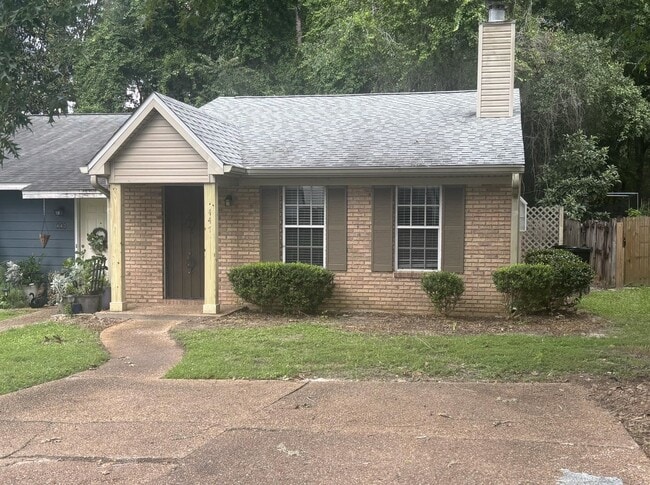 Building Photo - 447 Richview Park Cir W