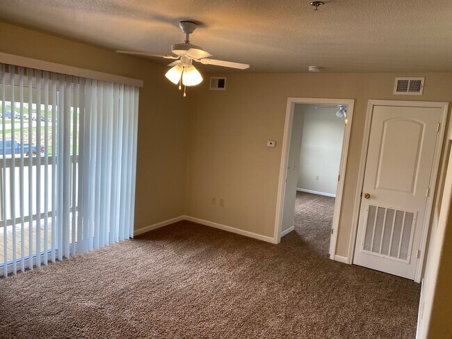 Foto del edificio - 1 bedroom in our newest building!