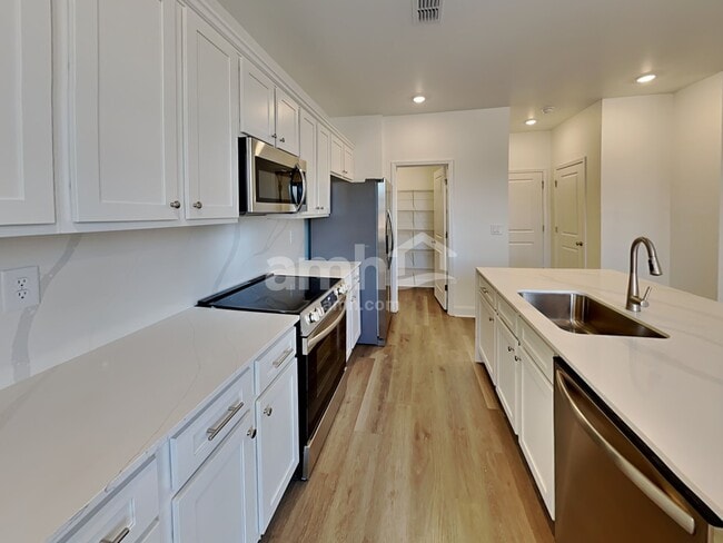 Building Photo - 1448 Aquamarine Dr