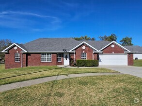 Building Photo - 110 Naples Ct