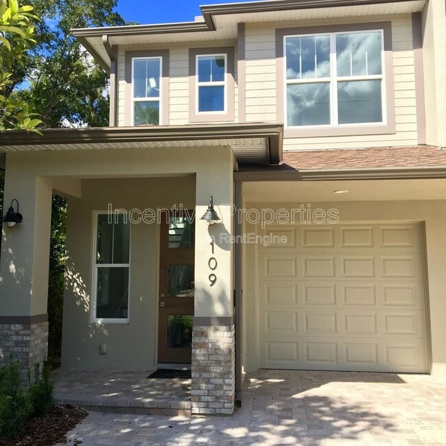 Photo - 109 E Evans St Townhome