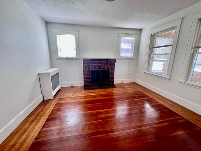 Foto del edificio - 10-12 Greenwood Ave