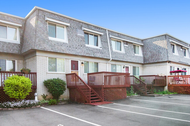 Building Photo - 122 Ladd Rd