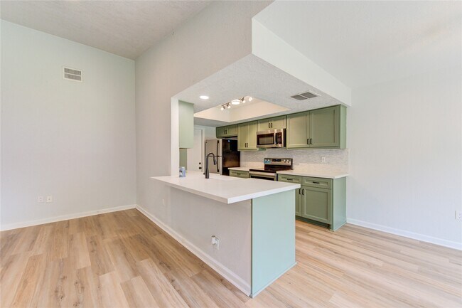 Building Photo - 21319 Park Green Dr